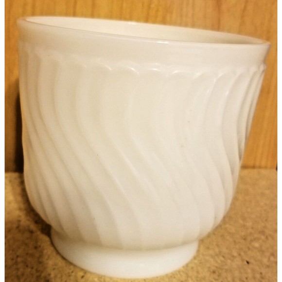 Napco White Milk Glass Planter Footed Vase 1178 Swirl Cleveland USA VTG Decor - Picture 1 of 9